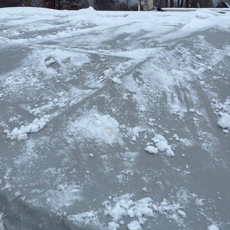 Schnelllast auf Vorzelt geräumt Winterdienst Winterdienstarbeiten, Vorzelträumung eines Wohnwagens